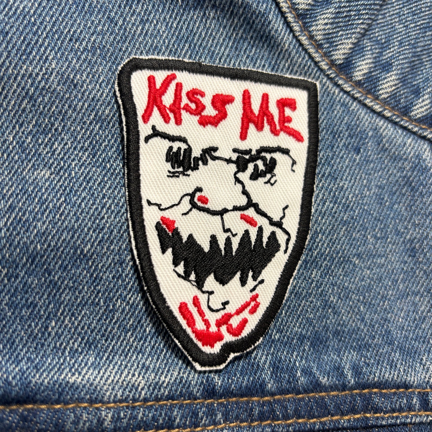 Kiss Me Mask